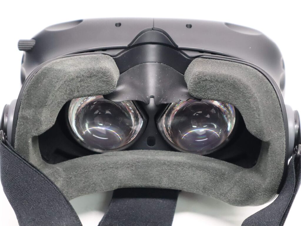 HTC VIVE Virtual Reality Headset Bundle - AU Plugs - 99HALN006-00