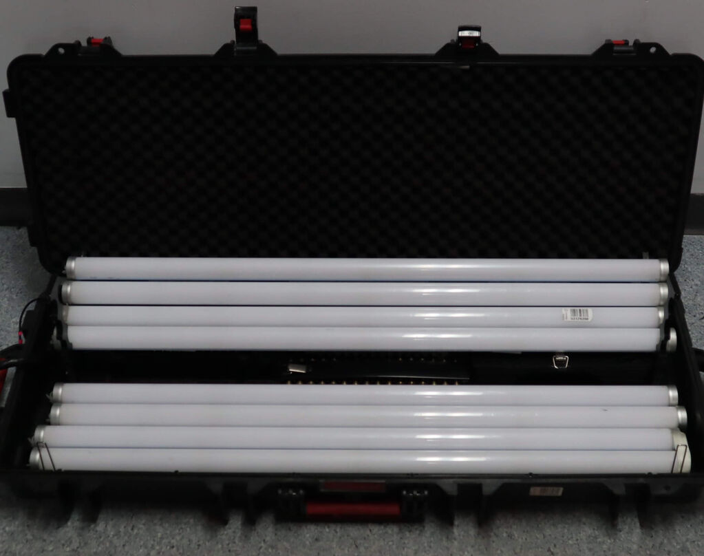 Astera PixelTube Kit 8 x RGBW LED Tubes with Case - AX1-SET