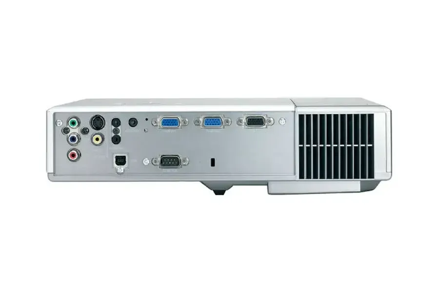 Hitachi CP-X345 1024x768 Projector VGA Component 2000 Lumens