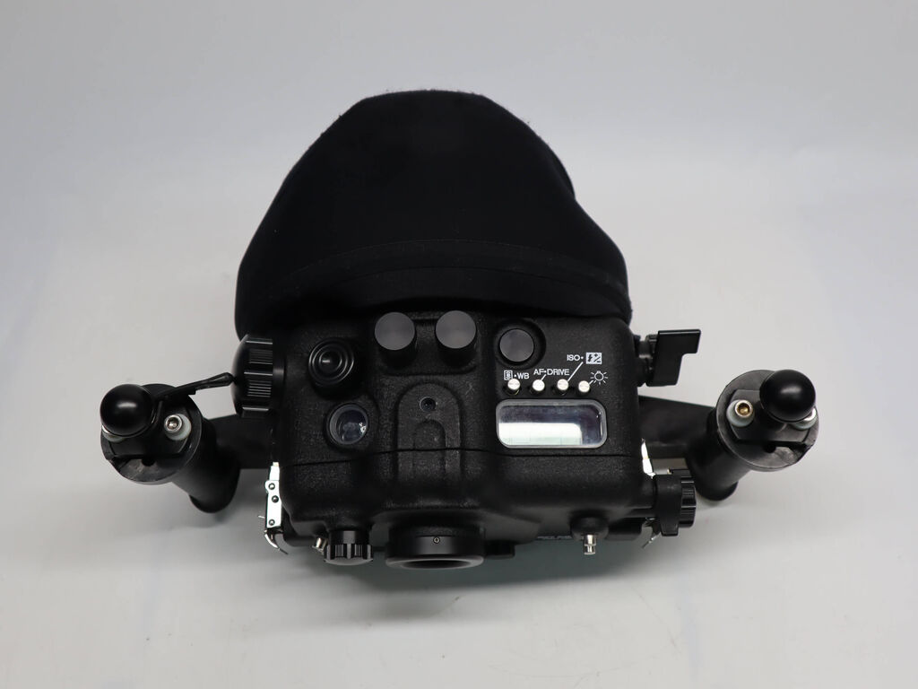 Canon EOS 5D Mark II With Aquatica Pro Underwater Housing & Underwater Strobes - 21MP 15mm 2.8 Fisheye Lens