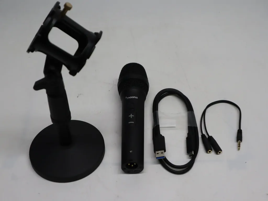 MAONO HD300T USB/XLR Dynamic Microphone (No Pop Filter)