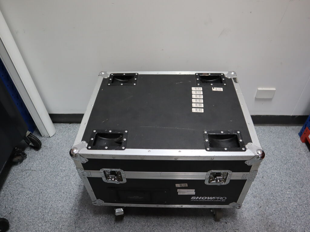 ShowPro LED Hercules Uplight Black w/ 6 Way Case