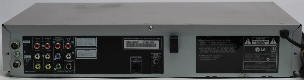 LG V8824W DVD & VHS Combo Player No Remote