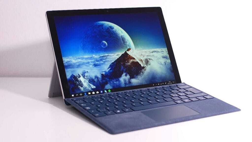 Microsoft Surface Pro 5 - Laptop / Tablet - Intel Core i7-7660U 16GB RAM  512GB SSD Storage - Windows