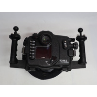 Canon EOS 5D Mark II With Aquatica Pro Underwater Housing & Underwater Strobes - 21MP 15mm 2.8 Fisheye Lens Image 1