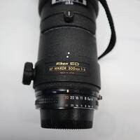 Nikon ED AF Nikkor 300mm f/4 Telephoto Lens F Mount with Hoya UV(O) Filter and case Image 6