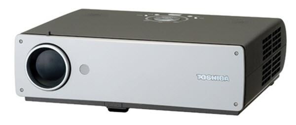 Toshiba TDP-S80 800x600 Projector VGA 2000 Lumens w/Accessories