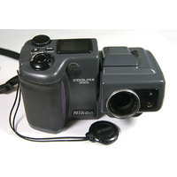 Nikon Coolpix 995 3MP Compact Digital Camera