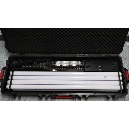 Astera PixelTube Kit 8 x RGBW LED Tubes with Case - AX1-SET