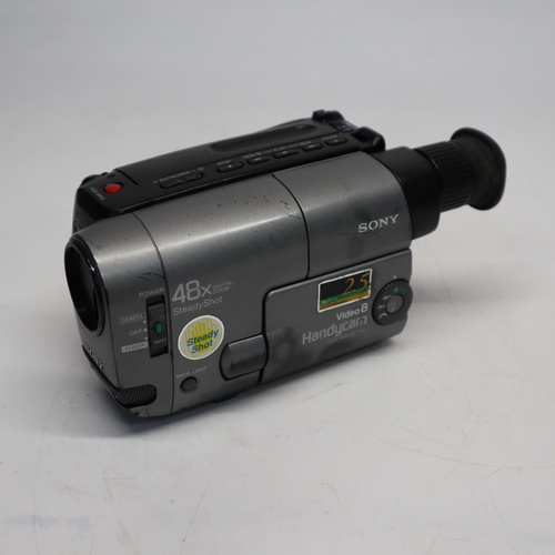 Sony Handycam CCD-TRV21E PAL 8MM Tape Cassette Camcorder