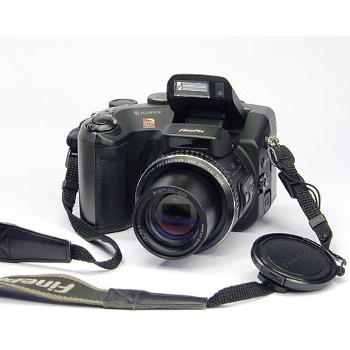 FujiFilm FinePix S602 Zoom Digital Camera