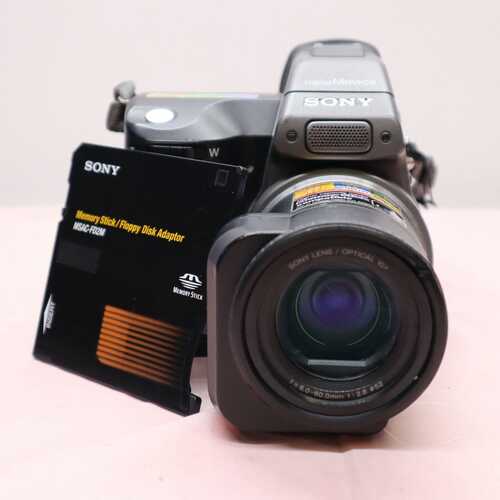 Sony Digital Mavica MVC-FD95 Digital 3.5" Floppy disk Camera 