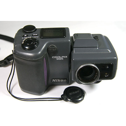 Nikon Coolpix 995 3MP Compact Digital Camera
