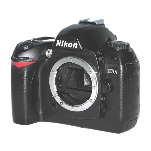 Nikon D70s 6.1MP DSLR Camera Body