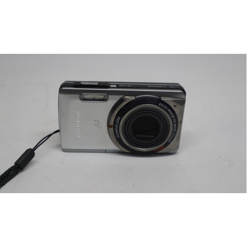 Olympus u7020 12MP 7x Zoom Digital Camera